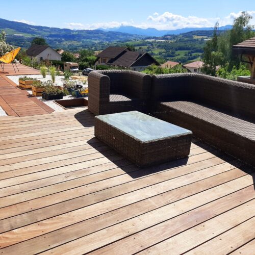 Aménagement extérieur d'une terrasse en bois à Annecy (74)