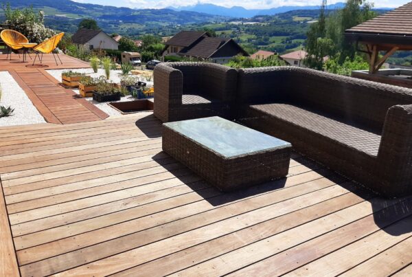 Aménagement extérieur d'une terrasse en bois à Annecy (74)